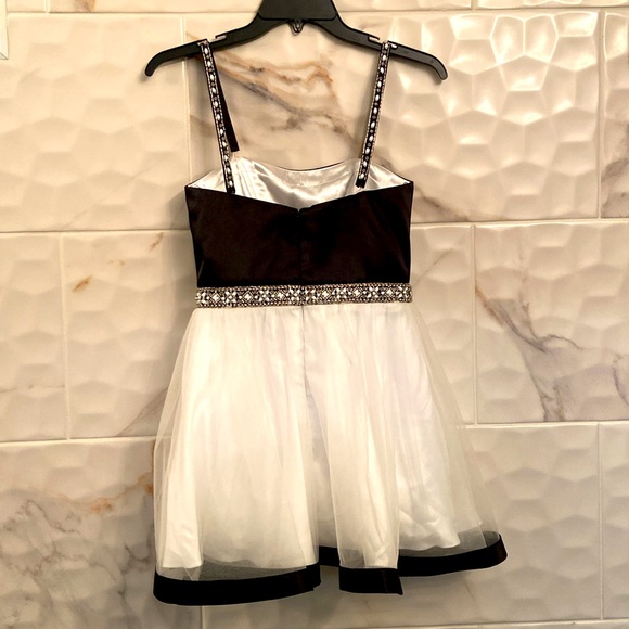 Black And White Girls Formal Dress - Picture 3 of 3
